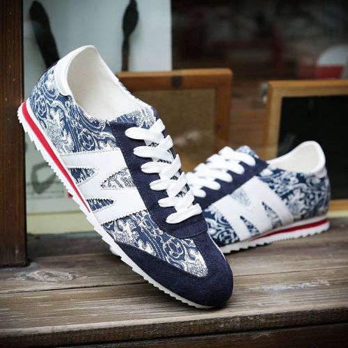 baskets jeunesse, 18-40 ans, FIERT MGIUE - Ref 936816