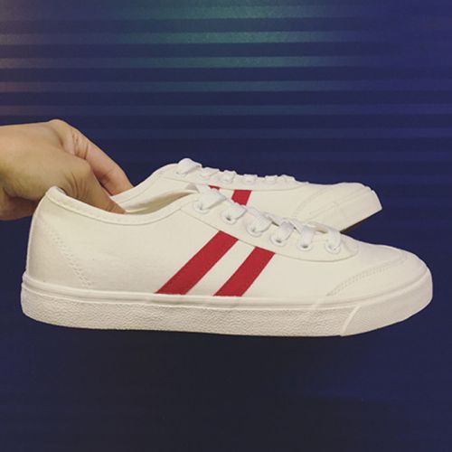 baskets jeunesse, 18-40 ans, tendance des jeunes - Ref 936829