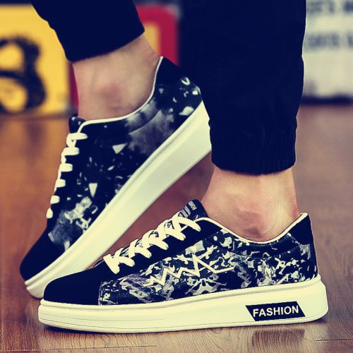 baskets jeunesse, 18-40 ans, tendance des jeunes - Ref 936836