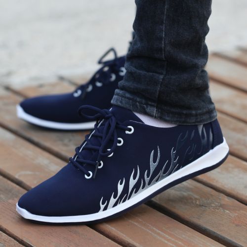 baskets jeunesse, 18-40 ans et Moyen-âge, tendance des jeunes - Ref 936858
