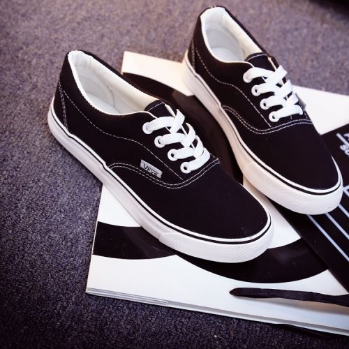 baskets jeunesse, 18-40 ans, tendance des jeunes - Ref 937124