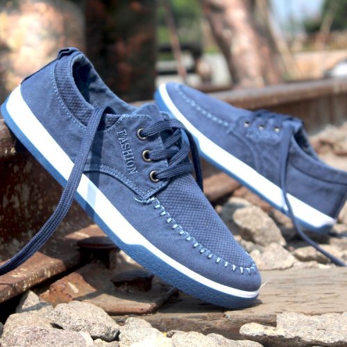 baskets jeunesse, 18-40 ans et Moyen-âge, tendance des jeunes - Ref 937404