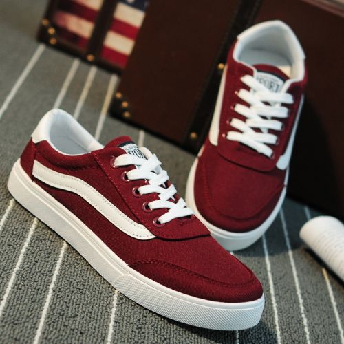 baskets jeunesse, 18-40 ans et Moyen-âge, tendance des jeunes - Ref 937668