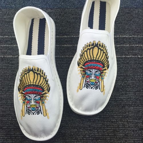 baskets jeunesse, 18-40 ans et Moyen-âge, tendance des jeunes - Ref 937762