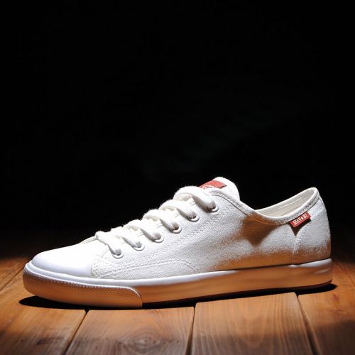 baskets jeunesse, 18-40 ans, tendance des jeunes - Ref 937926