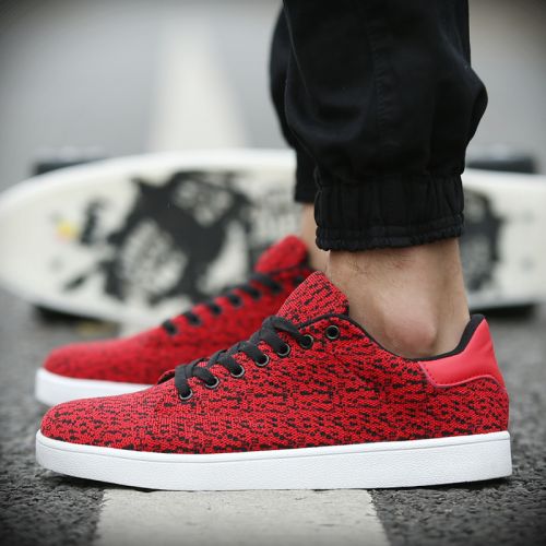 baskets jeunesse, 18-40 ans, Europe - Ref 938042