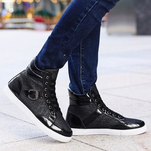 baskets homme pour printemps - tendance des jeunes semelle caoutchouc Ref 958265