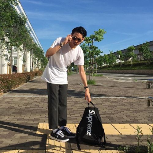 baskets homme jeunesse, 18-40 ans, pour été - tendance des jeunes semelle caoutchouc Ref 958993