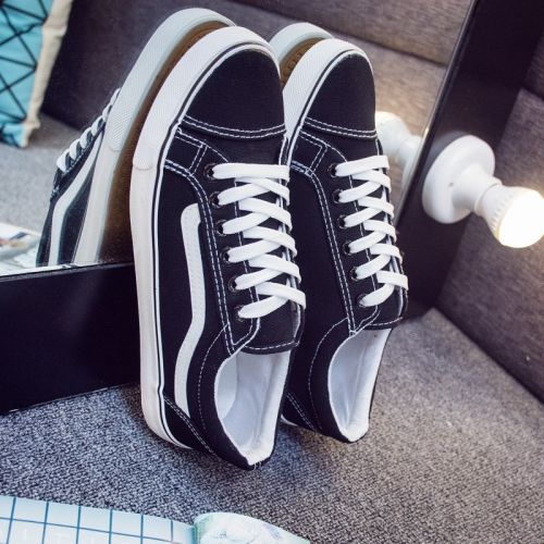 baskets homme jeunesse, 18-40 ans, pour printemps - semelle caoutchouc Ref 972759