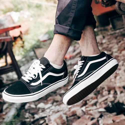baskets homme jeunesse, 18-40 ans, pour printemps - tendance des jeunes Ref 97
