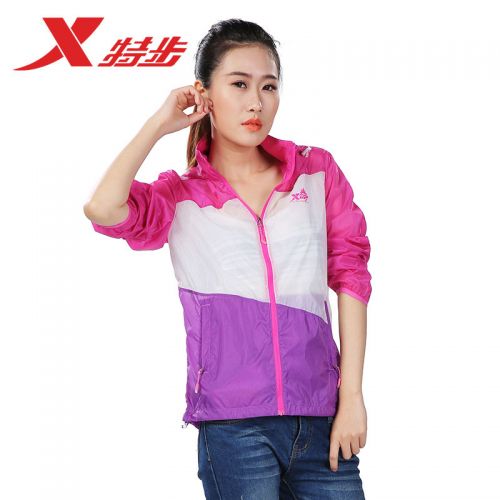  imperméable sport femme XTEP en nylon - Ref 499354