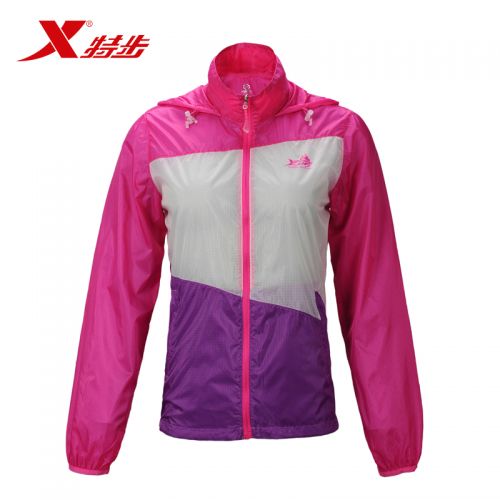  imperméable sport femme XTEP en nylon - Ref 499449