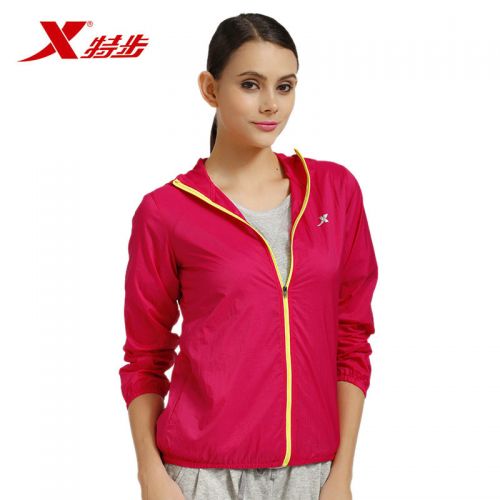 imperméable sport femme XTEP en polyester - Ref 499450